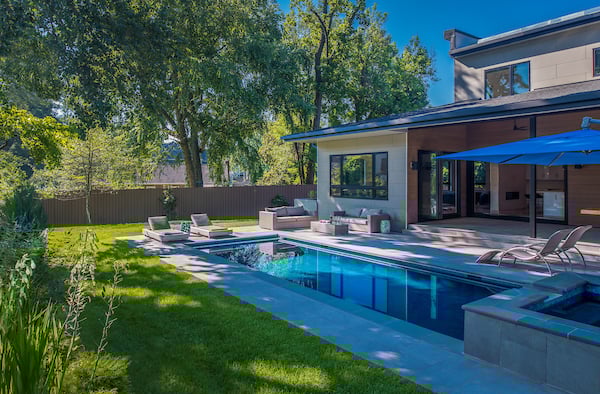 Modern Style Custom Home with Solar Panels by AV Architects and Builders in Arlington Virginia Northern Virginia Custom Home Builders