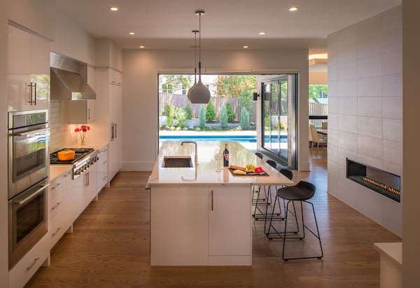 Modern Style Custom Home with Solar Panels by AV Architects and Builders in Arlington Virginia Northern Virginia Custom Home Builders